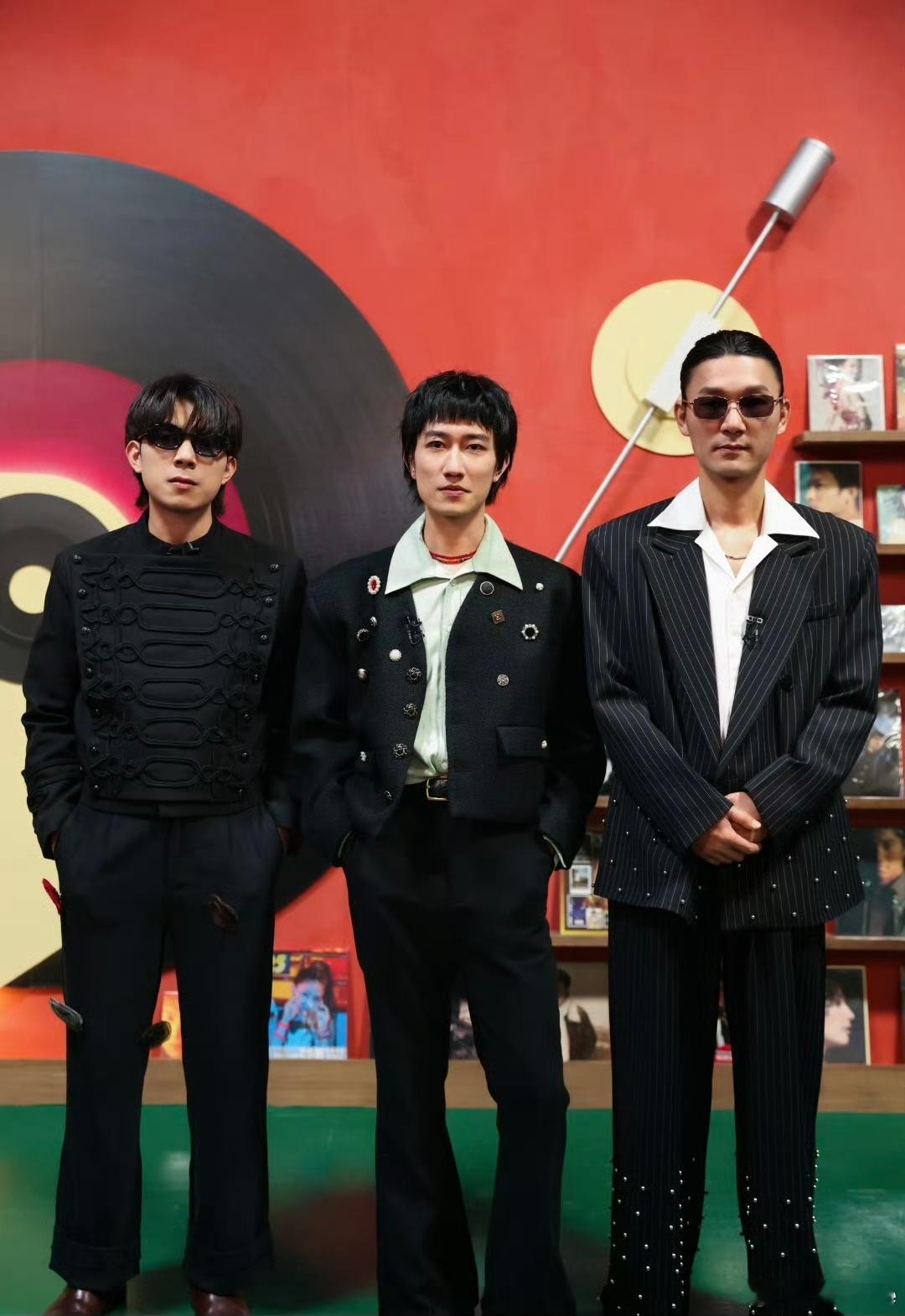 声生不息港乐季2改名 感觉改名感觉改名之后更恰如其分了，更有那种同舟共济的味道，