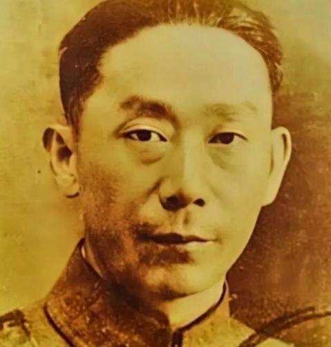 1943年10月，74军军长王耀武，把副参谋长柴意新叫到办公室，压低声音说：“余