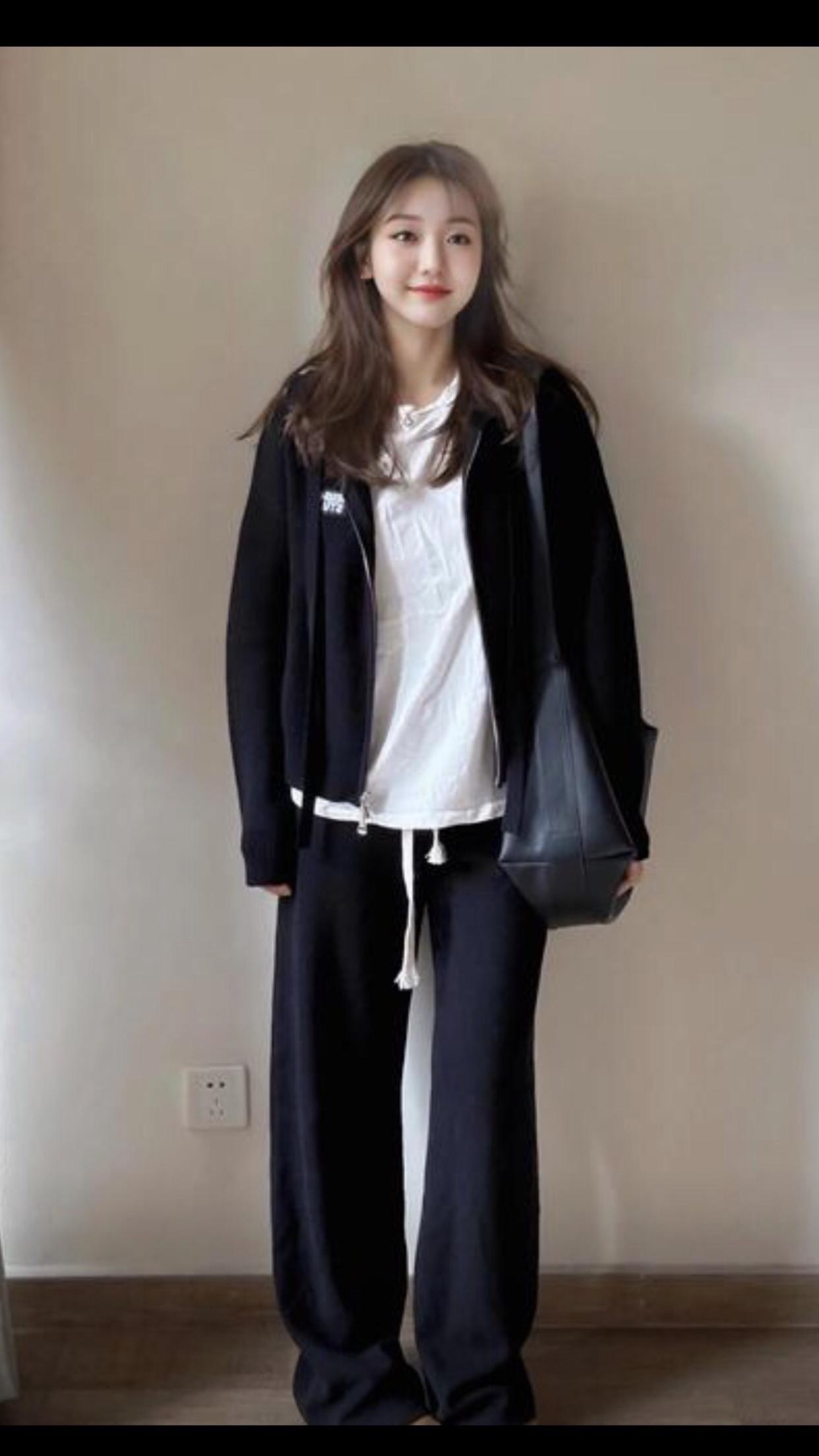 女孩子怎么穿搭既时尚又好看?女孩子想要穿搭既时尚又好看，可从以下几个方面入手：