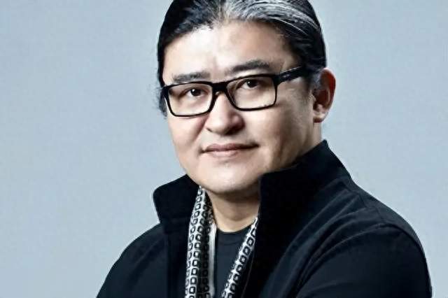 刘欢去世前还是副教授，谁该汗颜？