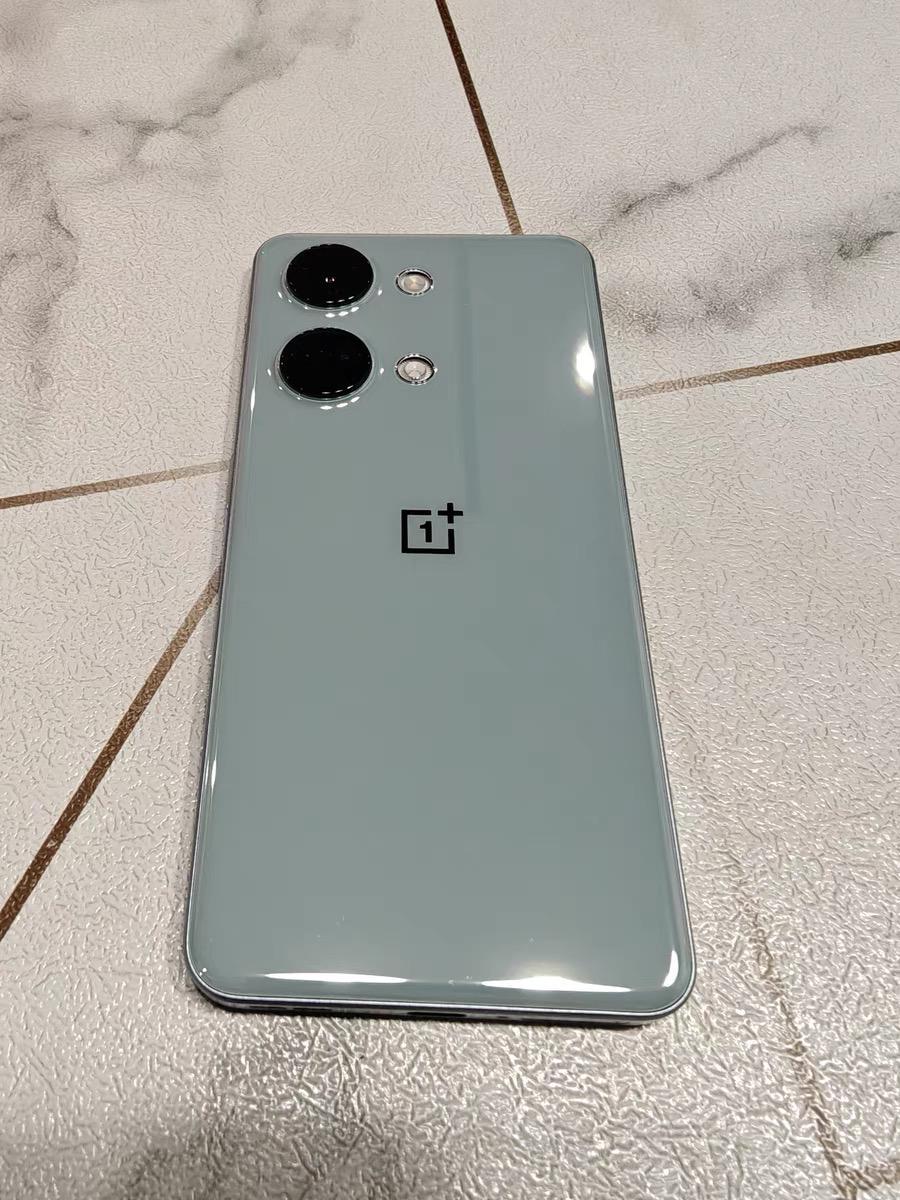 真没想到，大家嘴上吐槽苹果挤药膏，但身体很诚实，iPhone15系列又霸榜某东热