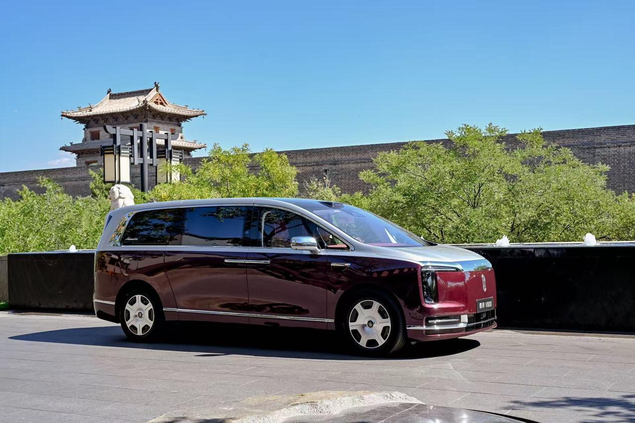 高端圈层选车逻辑生变，契合比昂贵更重要
山西家宴汇聚各界文化名士与商业精英，也透