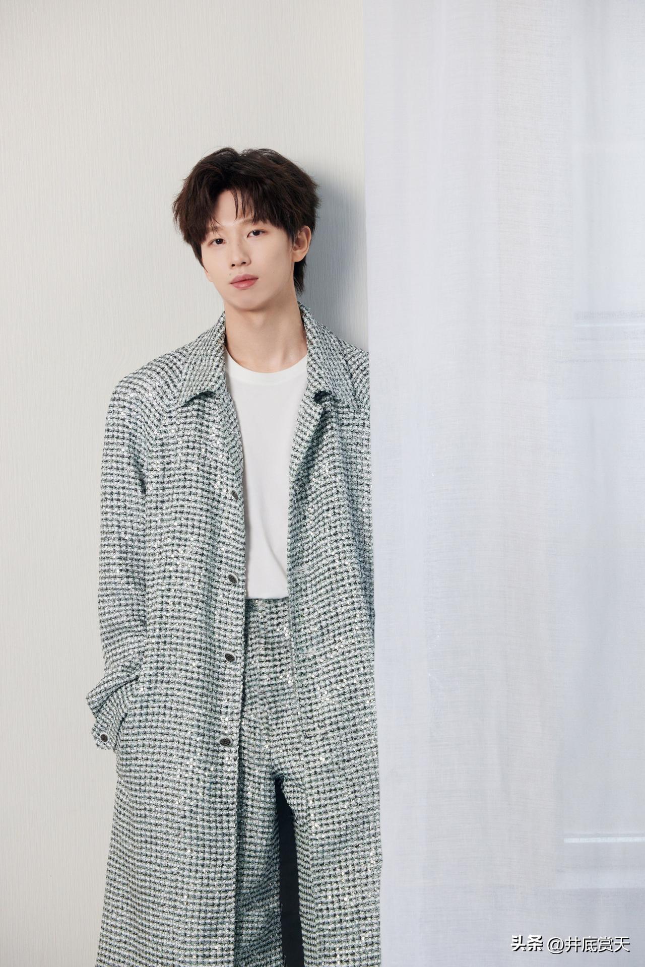 林高远退出国家队，
那是放虎归山。
金句大王林高远，
果然开始写歌了。
出手不凡