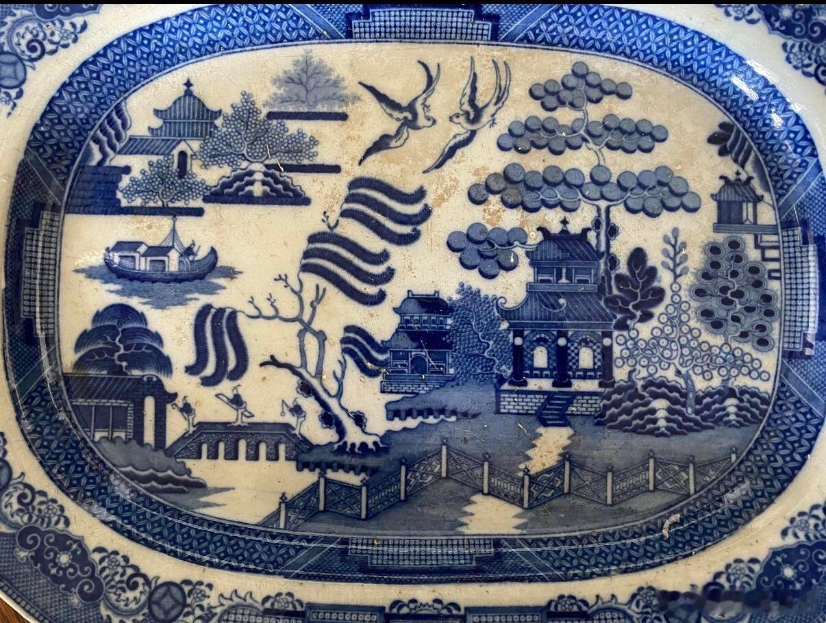 1902年上海茶馆.竟然是英国人梦寐的柳树纹，这张照片拍摄于1902年的上海，记