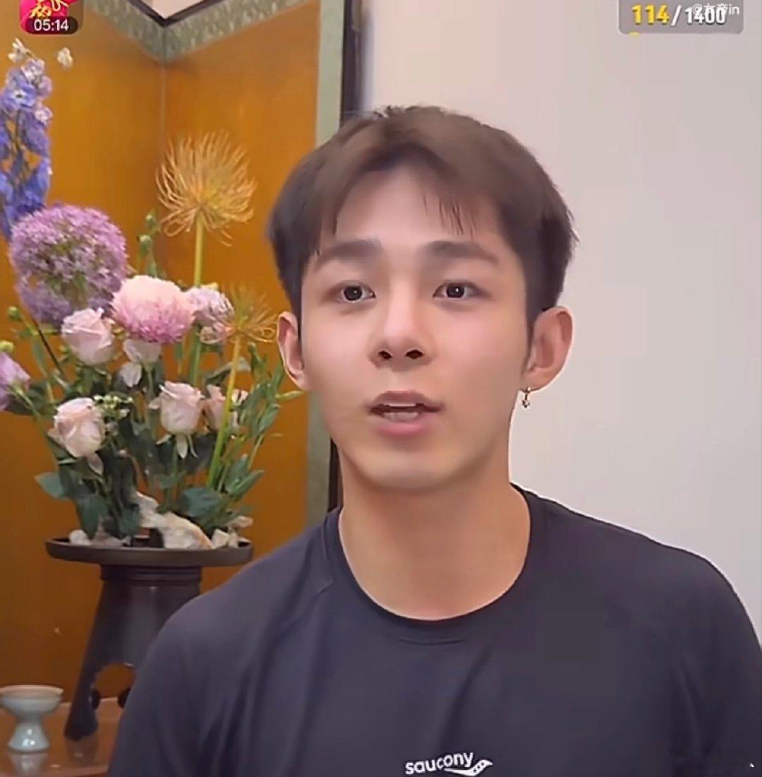 潘宥诚曝与虞书欣翻脸原因潘宥诚人品 潘宥诚曝与虞书欣翻脸原因，emmm潘宥诚 虞