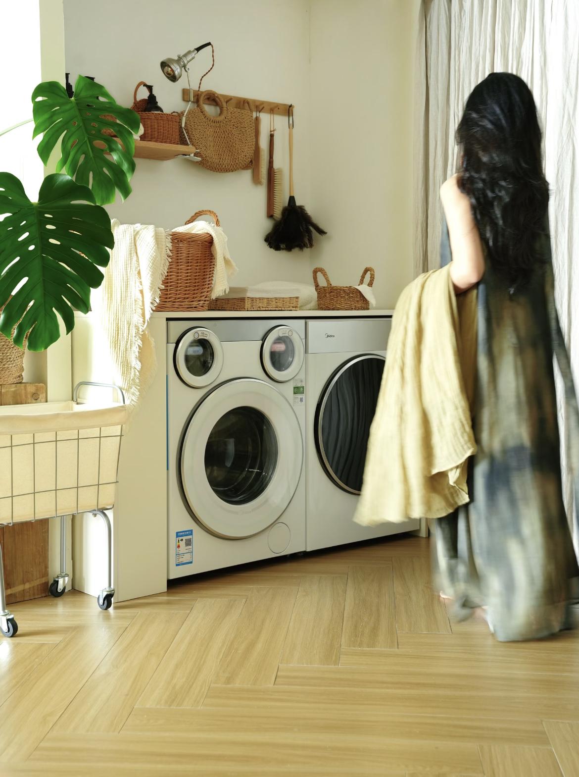 为什么越来越多家庭放弃传统洗衣机，入手分区洗护机型？美的给出了满分答案！

美的