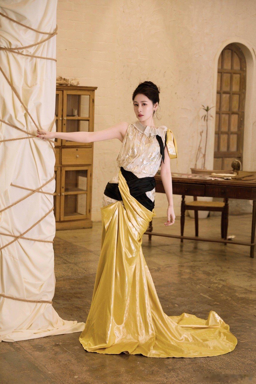 宋威龙张碧晨合唱骄阳似我OST 宋威龙张碧晨合唱，满满的CP感溢出屏幕！张碧晨O