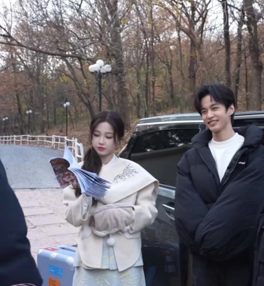 虞书欣的脸真的好小哦 