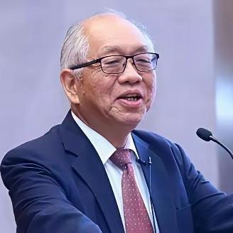 "遮羞布被扯掉了！"美籍华裔数学大师丘成桐这话说得太直白了：中国数学水平比美国落