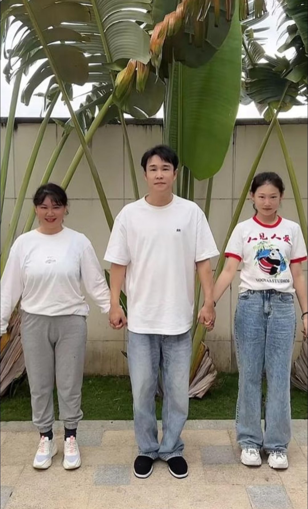 小沈阳夫妇为女儿打call！做自己喜欢的事太棒了！！[送花花][送花花] ​​​
