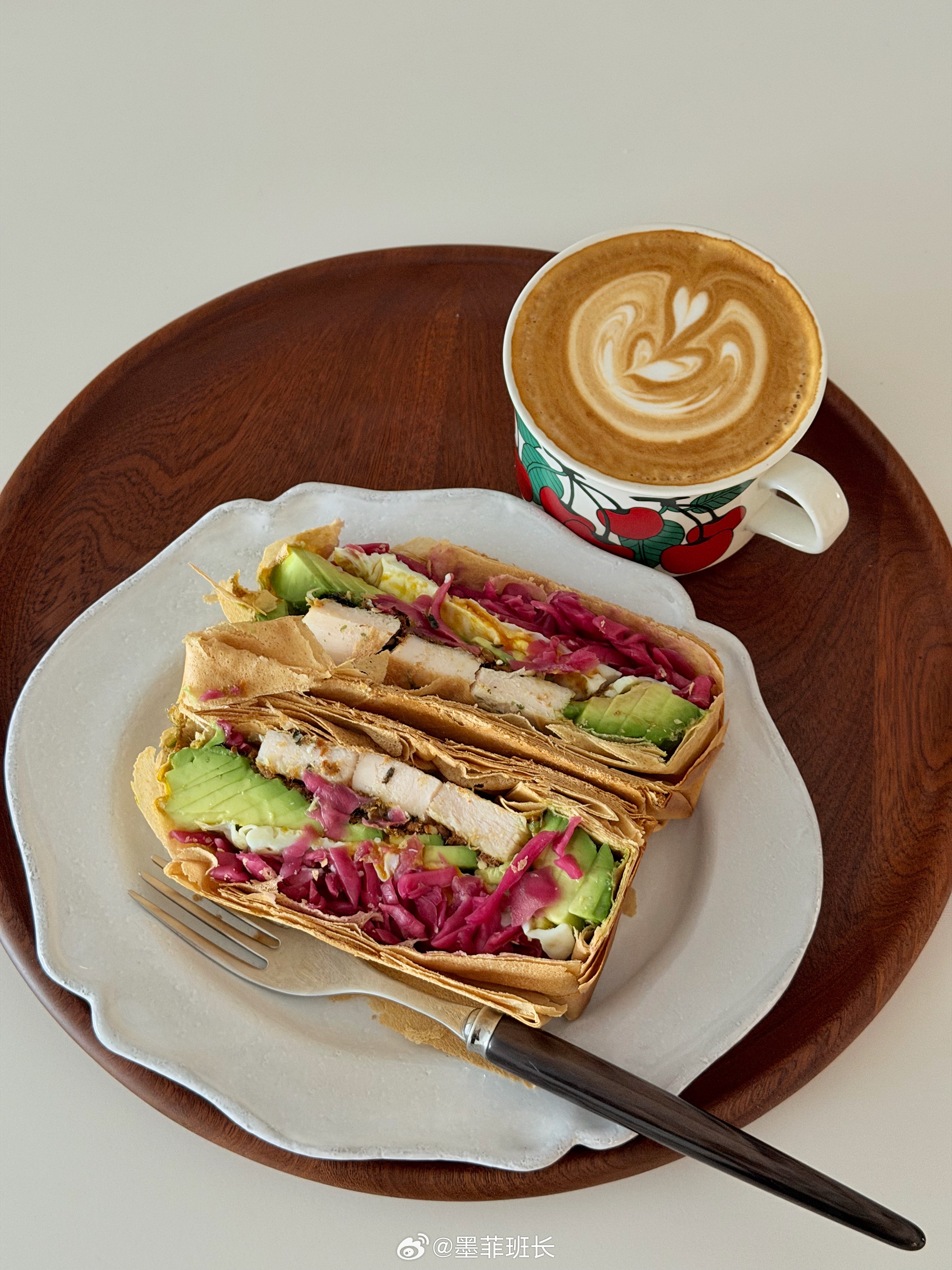 杂粮煎饼怎能如此好吃😋包韭菜盒子🥟百里香牛排🥩莓果万岁🫐 ​​​