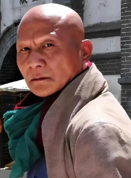 1991年，计春华在“林则徐炮台”旅游时，刚准备下山，突然迎面走来两个便衣：“请