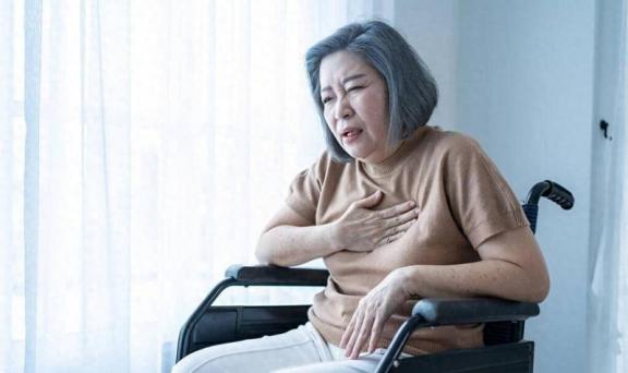 心衰的“源头”很可能与一个我们每天都在做的习惯息息相关——不良的饮食习惯。

近