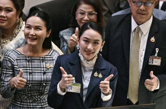佩通坦赢了！因为关键时刻，美国总统特朗普紧急宣布把泰国36%关税降至19%。 