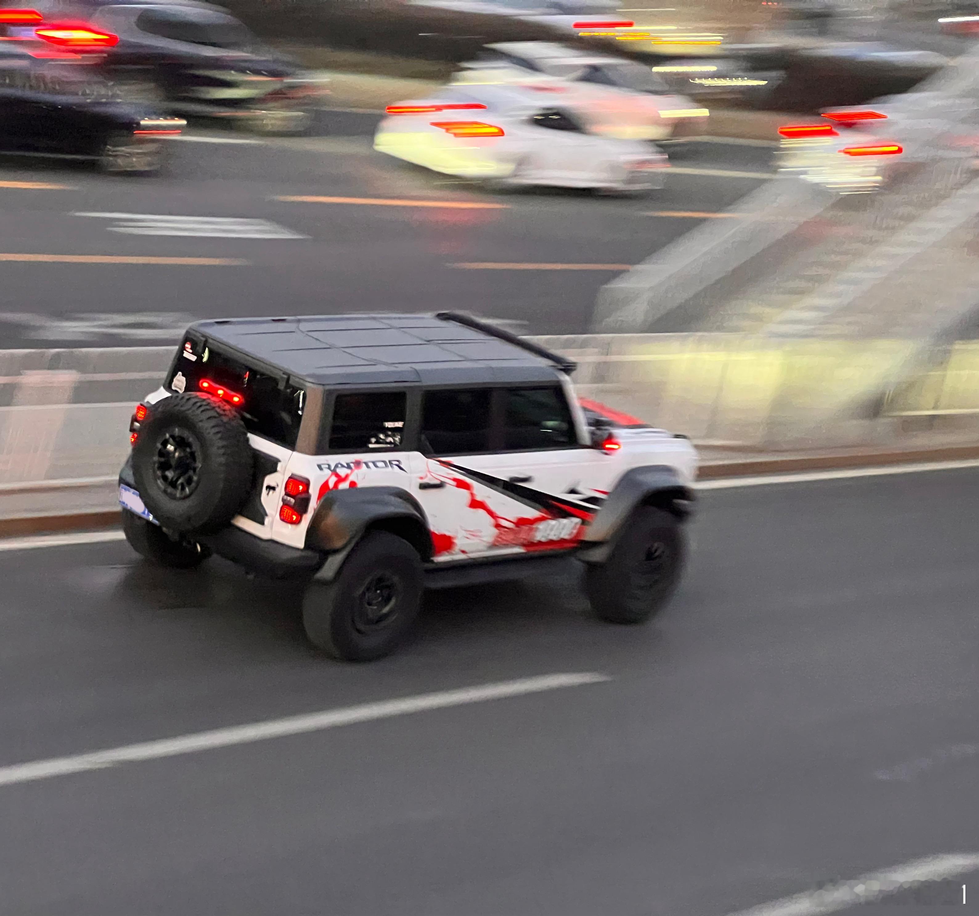 嚣张的3.0T烈马 北京·安定门