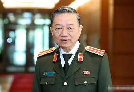 全世界谁最忌惮中国？不是美国，而是越南！
 
原因就一个：越南与中国山水相连，又
