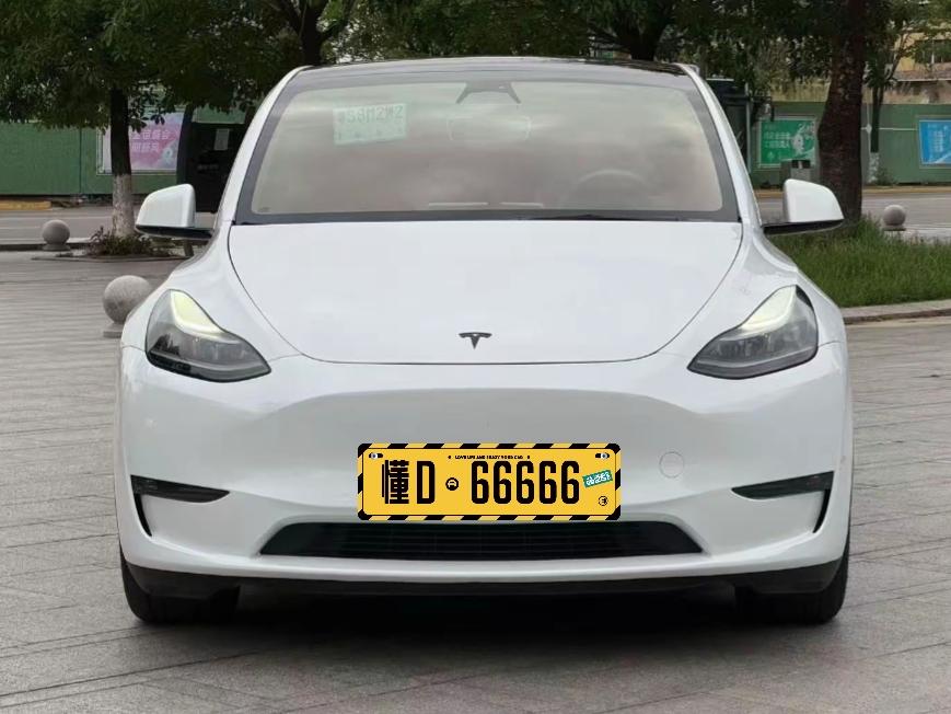 预算有限不到20万也可以体验中高端车型。新特斯拉Model Y二十六七万起。但是