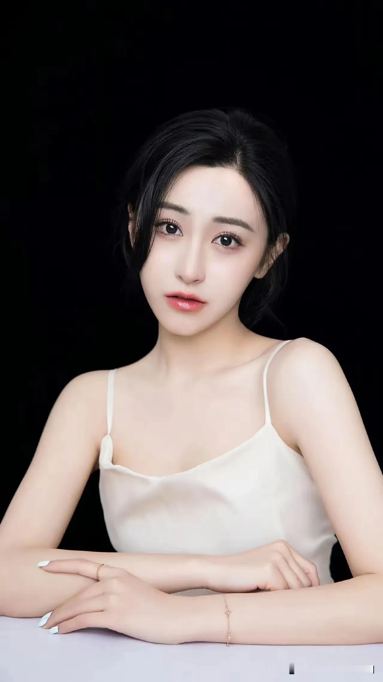 朱圣祎美图分享，青春美丽分享绝色美女照 分享美女＃ 女神美图安利 分享女神级美照