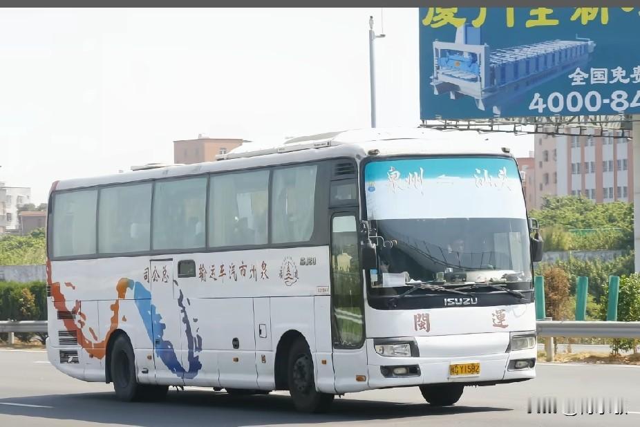 一代豪华客运标杆：五十铃 GALA 大巴
       千禧年前后，国内高端长途