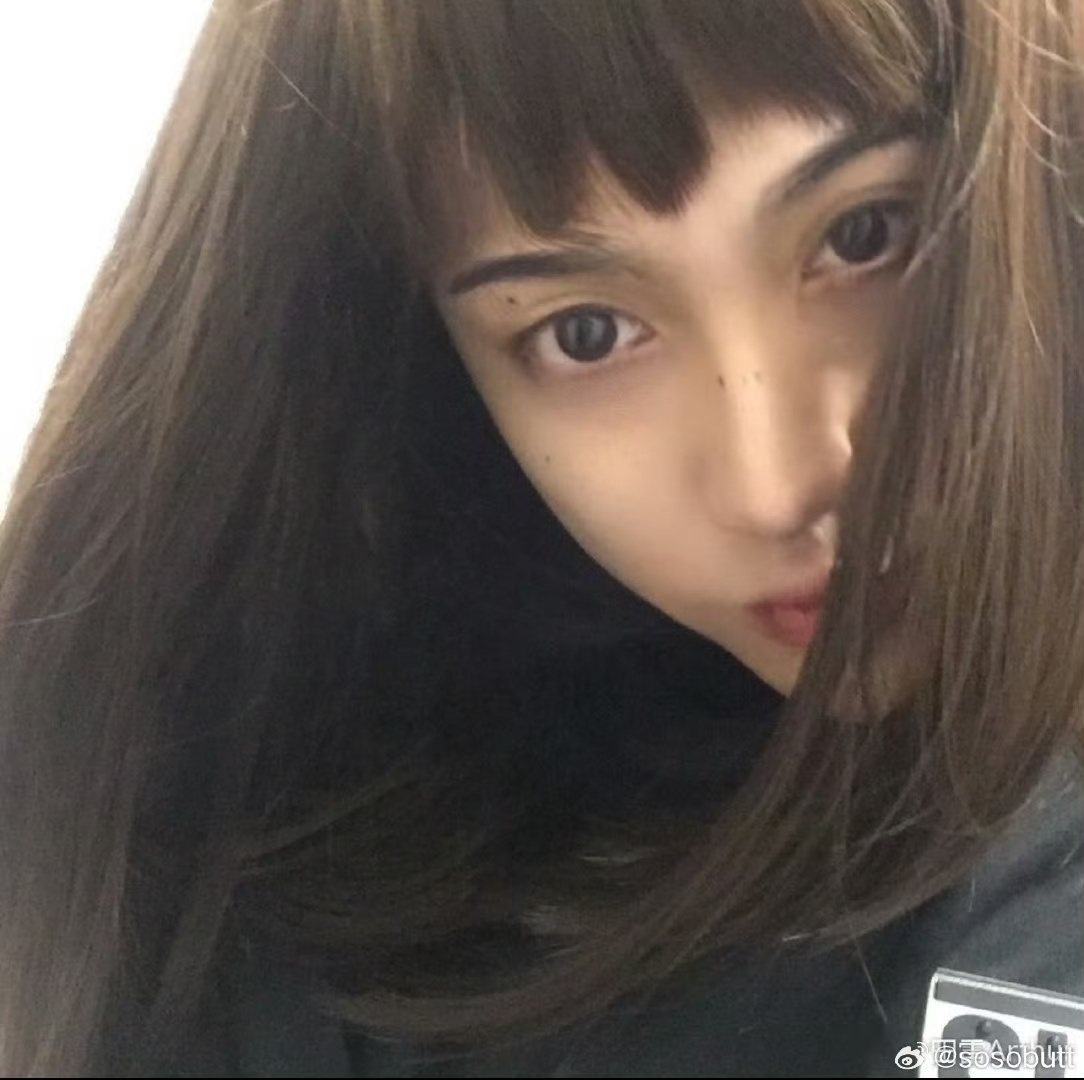 娱乐[超话]田栩宁女时候田栩宁齐刘海长发田栩宁女时候，怪好看呢 ​​​