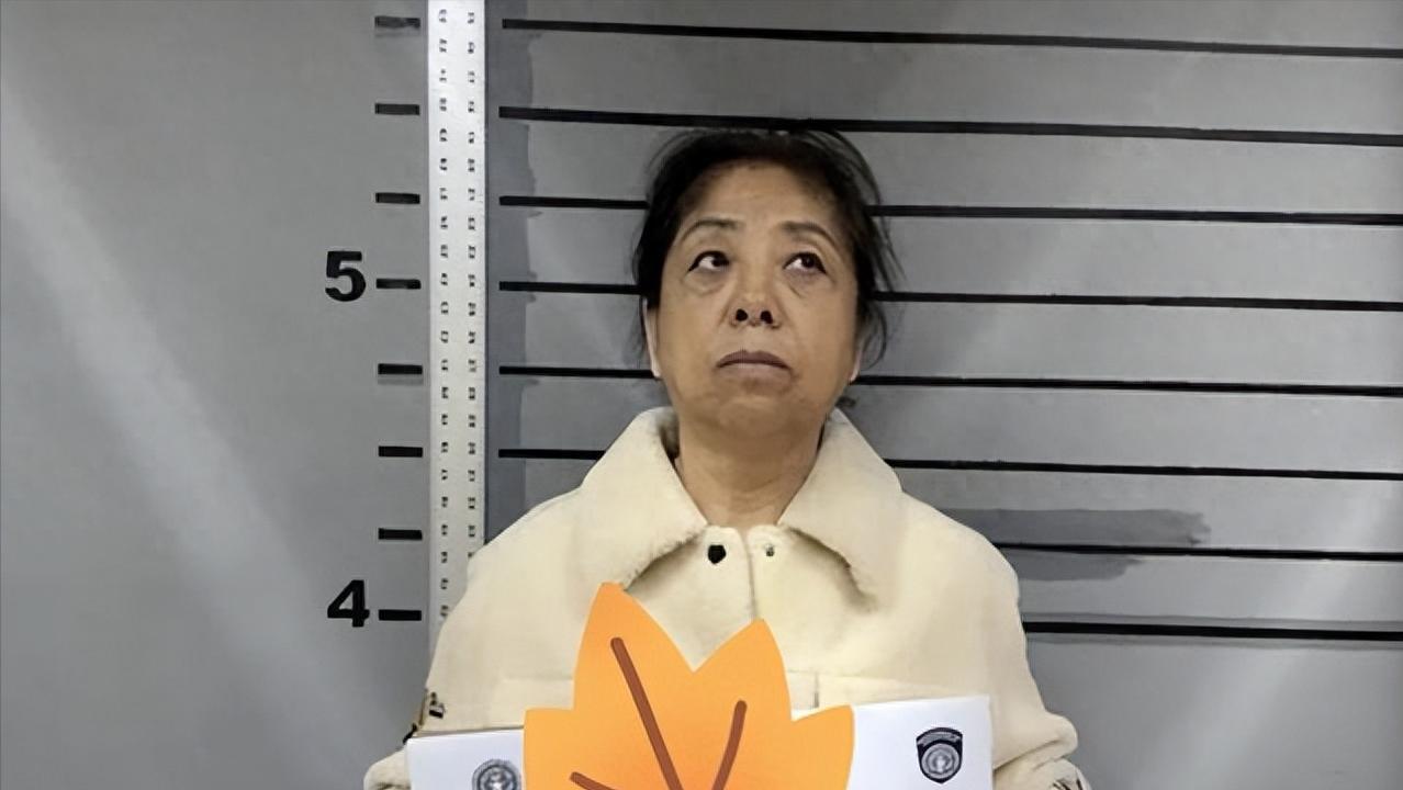 以前的崔丽杰多风光啊，塞班赌场大佬，手握百亿生意，人脉遍地都是，妥妥的顶级豪门婆