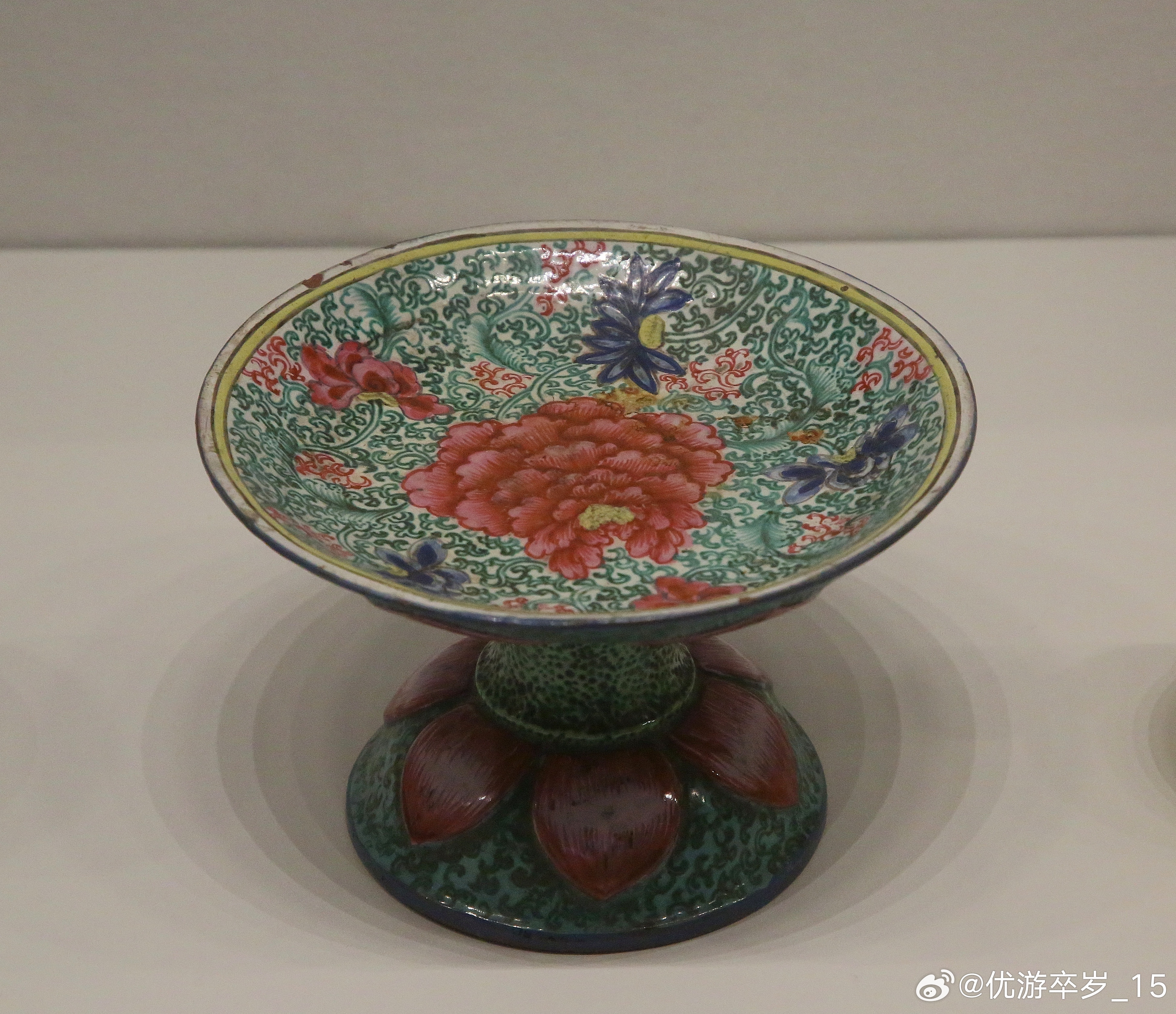 紫砂加彩高足盘清（公元1644年－1911年）吴文化博物馆藏紫砂加彩的工艺首创于