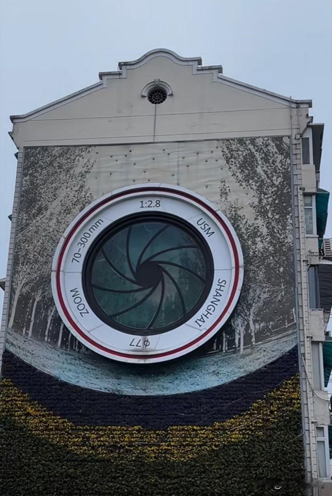 现在都流行吹嘘镜头的一英寸大底，想问问这个底有多大[无辜笑]？