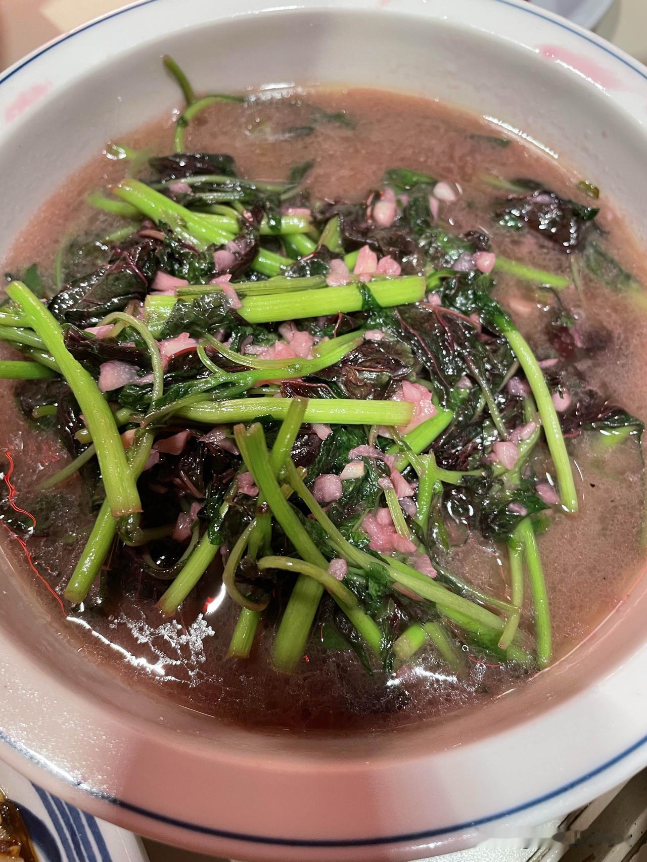 绿叶菜，永远的“神”你喜欢吃绿叶菜还是根茎类我认为绿叶菜。
@豆包 帮我点评