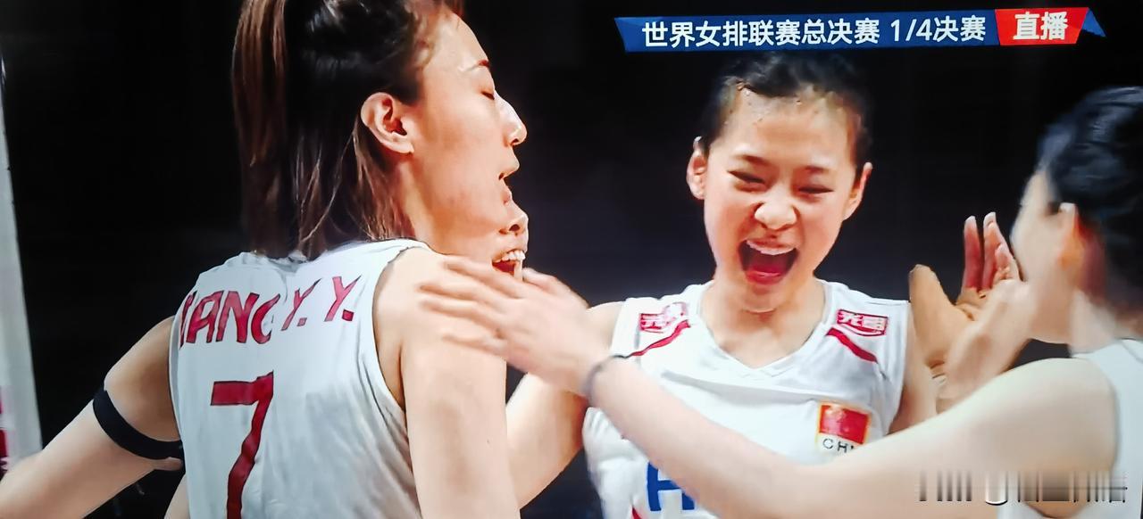 中国女排3:2力克美国，闯入世界女排联赛总决赛4强，女排精神在澳门赛场放光芒！