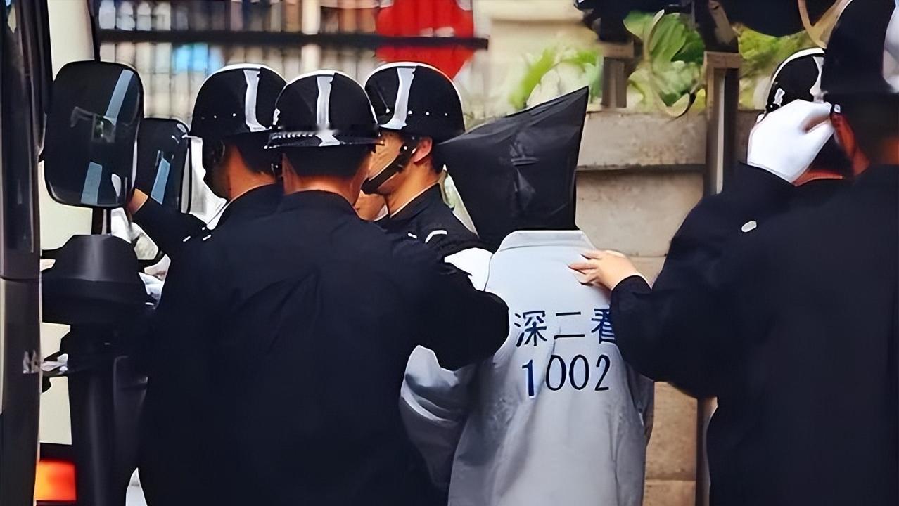 很多人一直都想多了，真正的间谍和叛徒，从来都不是底层普通人，反而大多是手握身份、