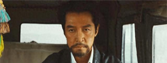 31届金鹰奖炸裂！
《生命树》里一个细节，让老队员痛哭失声，你敢看吗？
这剧真的