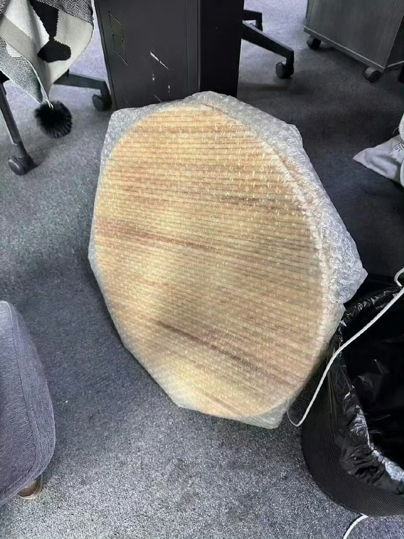 我妈把这寄到公司来了，结果被同事笑了一整天 