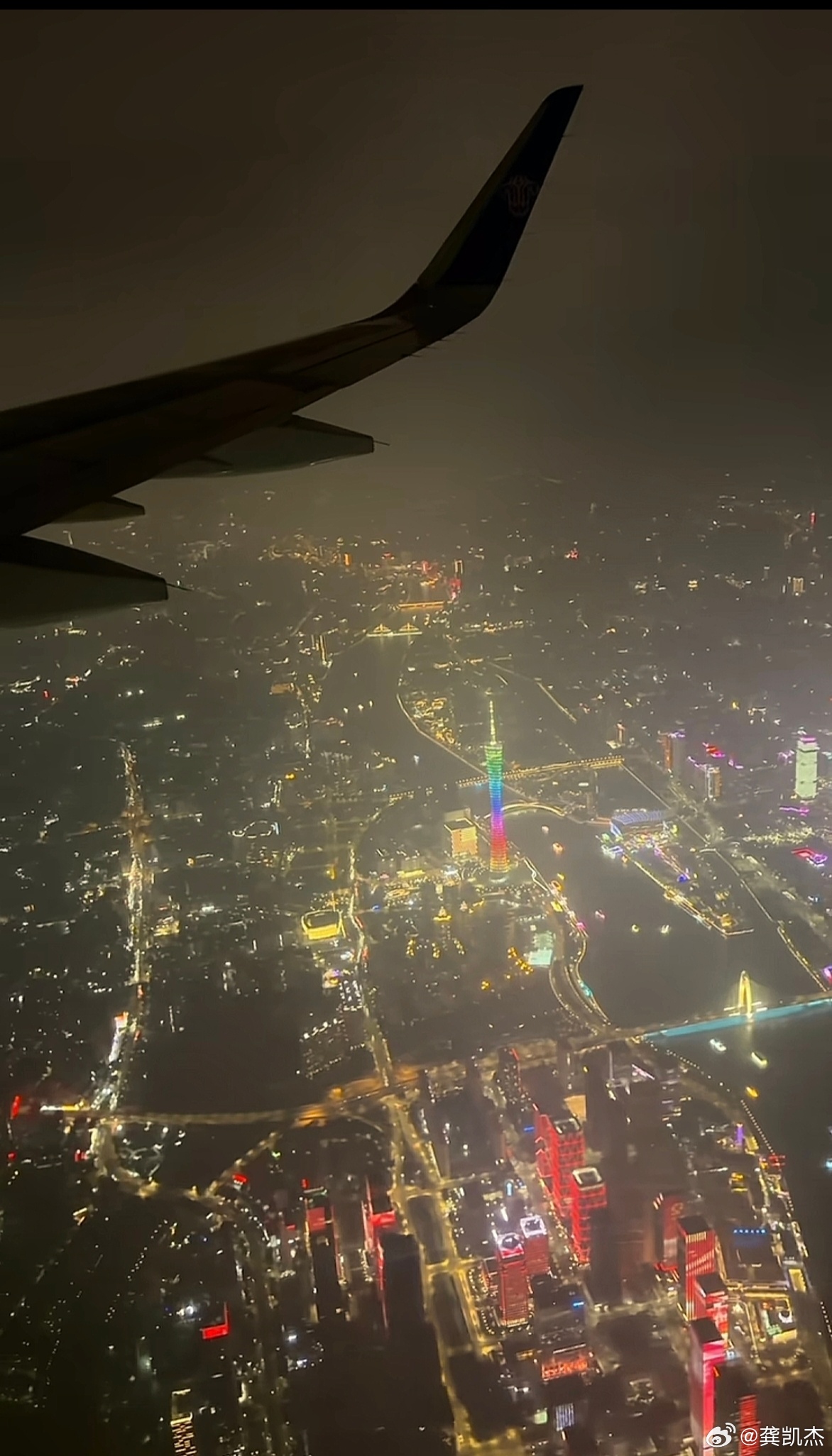 今日A股要走自己的路了～～已经不在乎大盘涨不涨了，因为涨指数亏钱是最窝囊的行情。