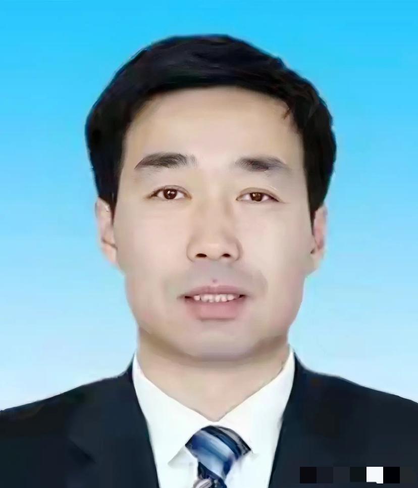 一条通报，在内蒙古当地的圈子里一下子炸开了锅。刘程民接受审查调查的消息传出来，很