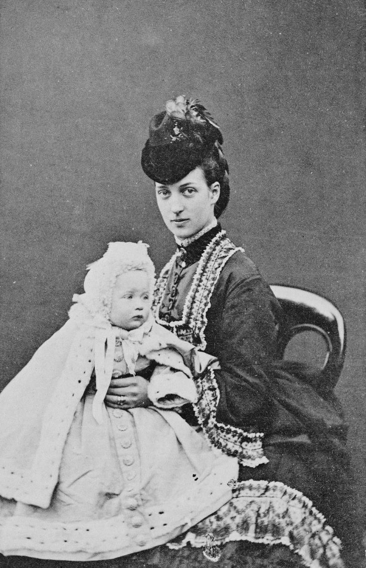 【来自投稿】1870s，威尔士王妃亚历山德拉和她的幼女——威尔士的莫德公主 