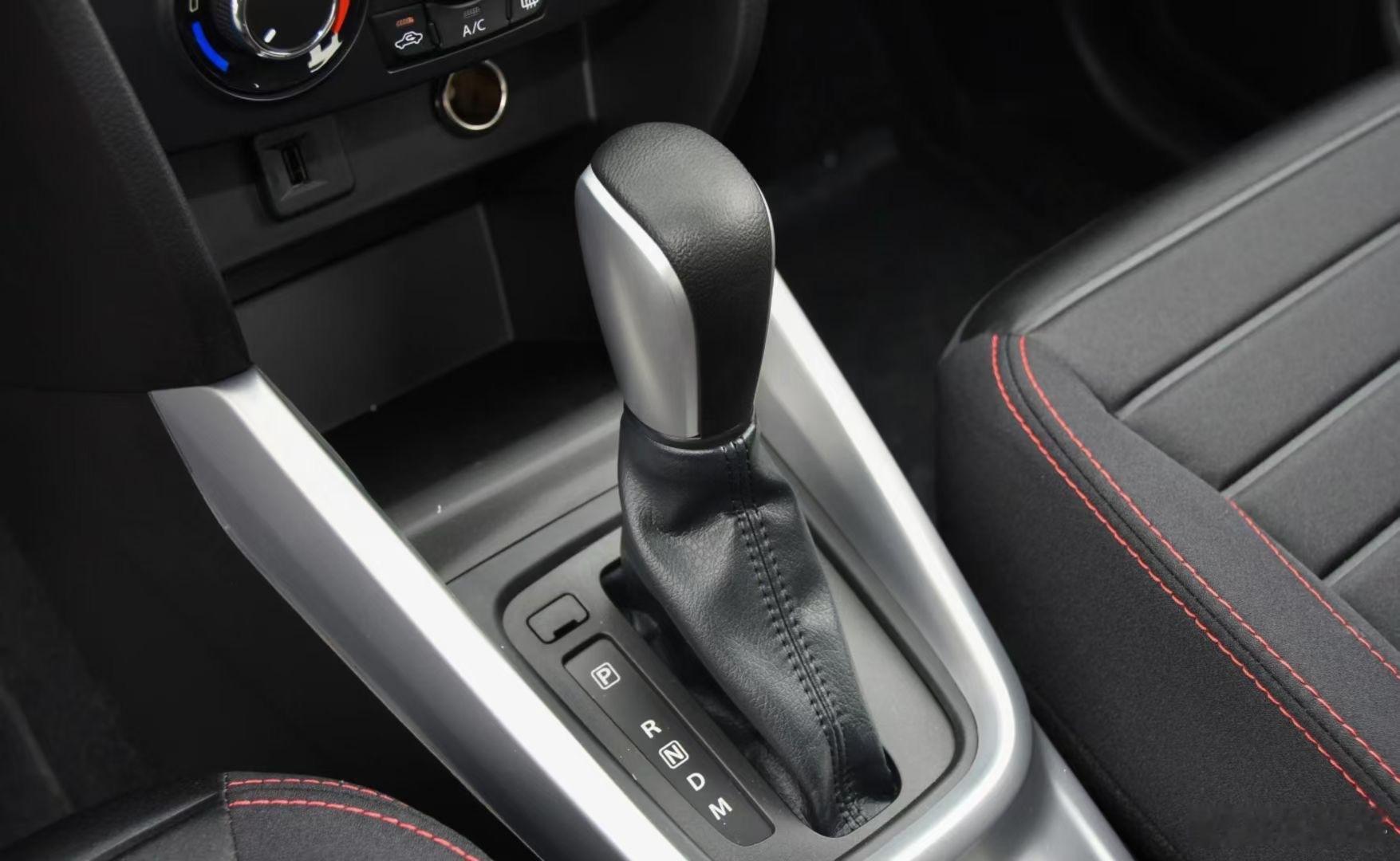 以前我一度想买这个车，因为开过很多次，方方面面都很满意。而且那时候买还能拿个内部