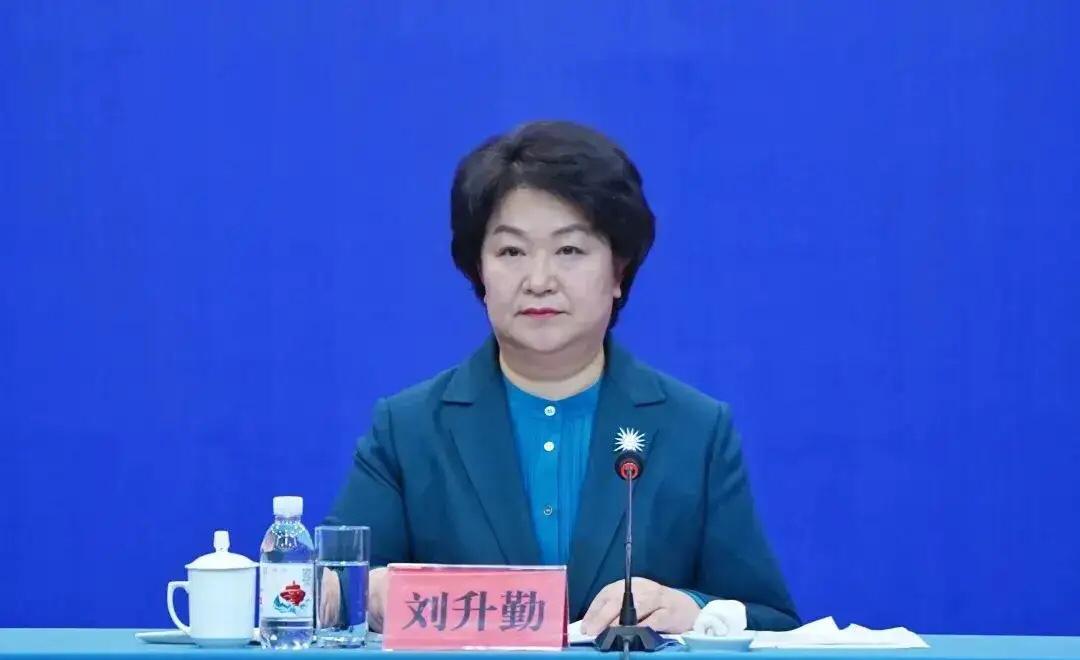 今年59岁的刘升勤做梦也想不到，自己会栽在退休前的最后几个月。
常说“躲过了初一