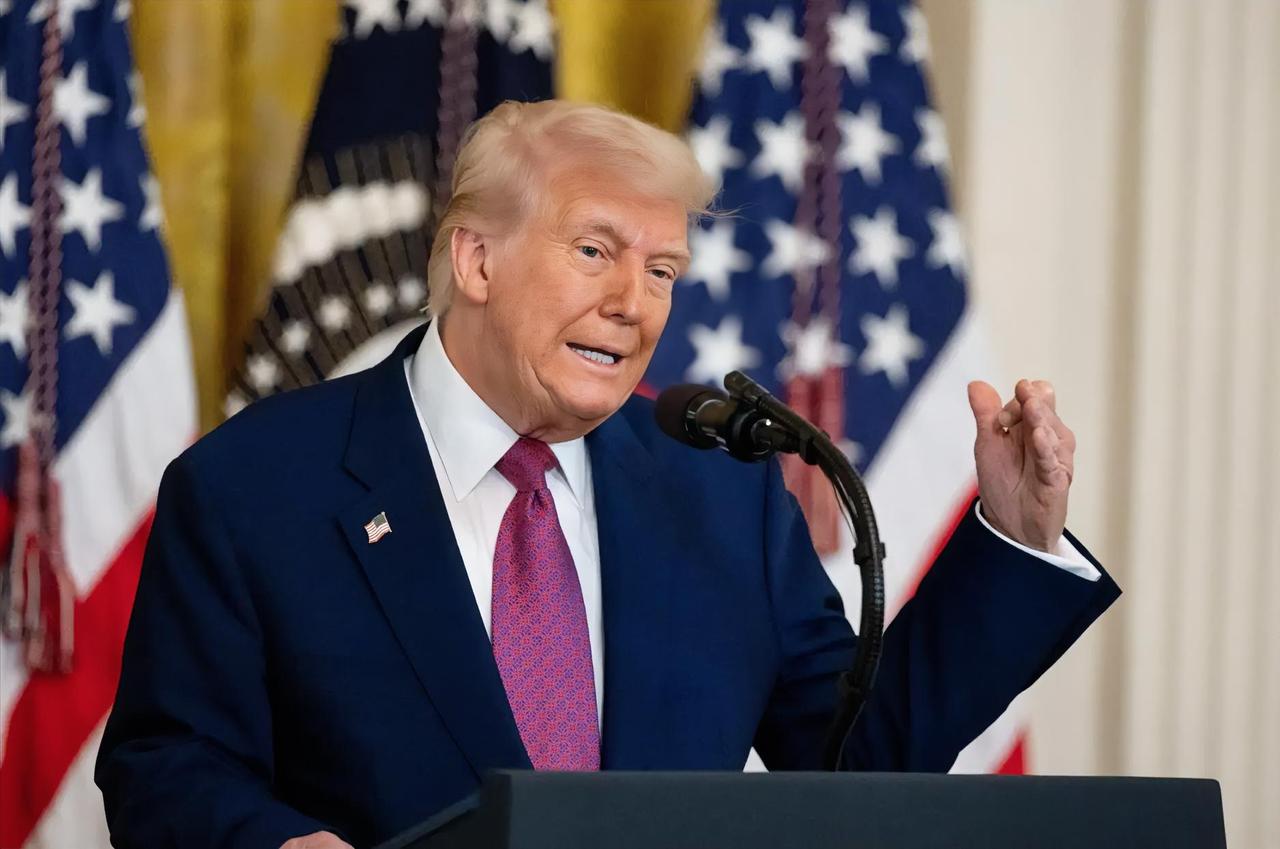 热点新闻！
特朗普为什么这么丧心病狂到处攻击？还狂退66个群？

二战后，美国在