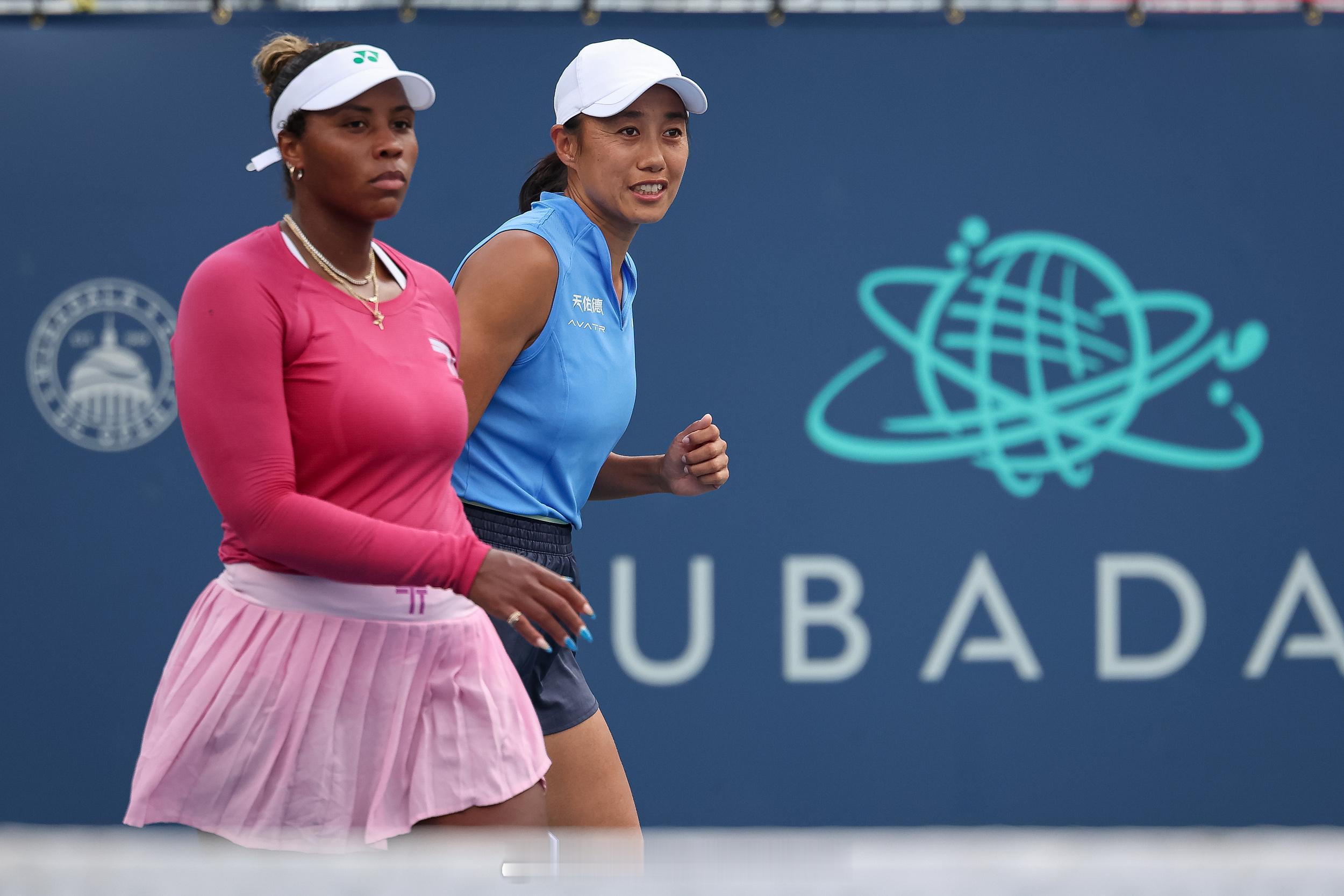 WTA1000 蒙特利尔站女双1/4决赛，3号种子张帅/汤森德6-2/6-0轻取