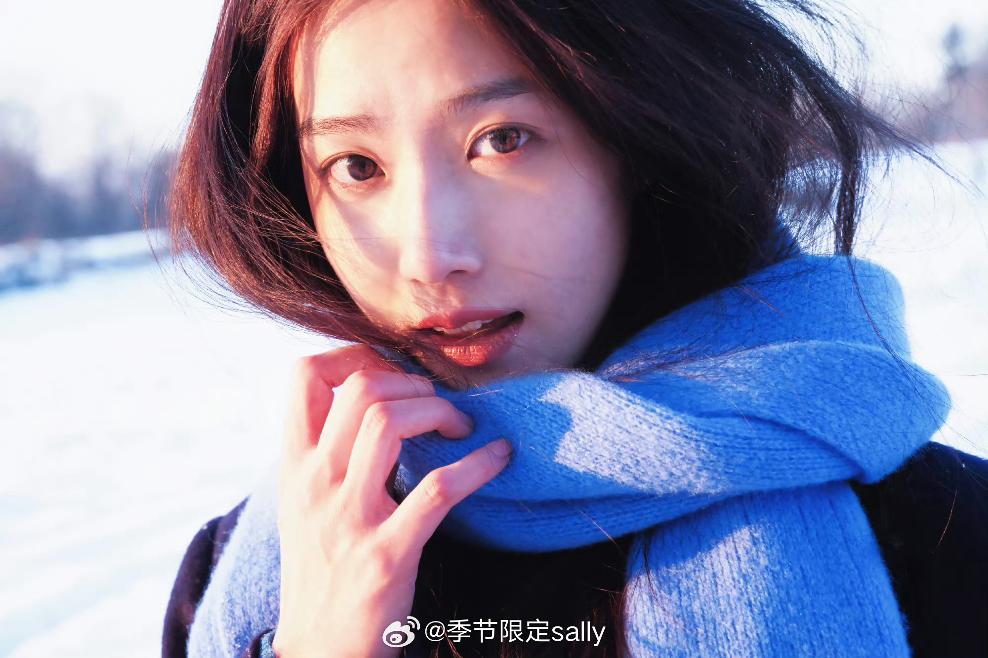 卢昱晓雪地大片营业 