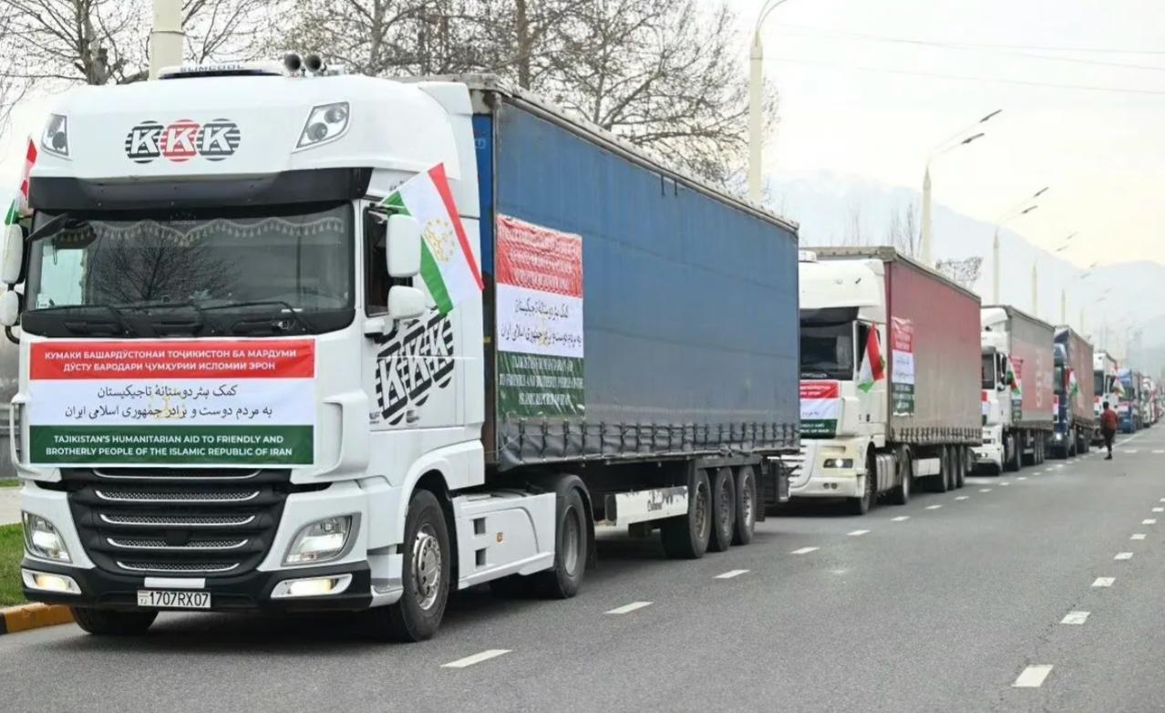 由110辆大卡车组成的塔吉克斯坦人道主义援助车队昨天启程前往伊朗。

昨天，一支