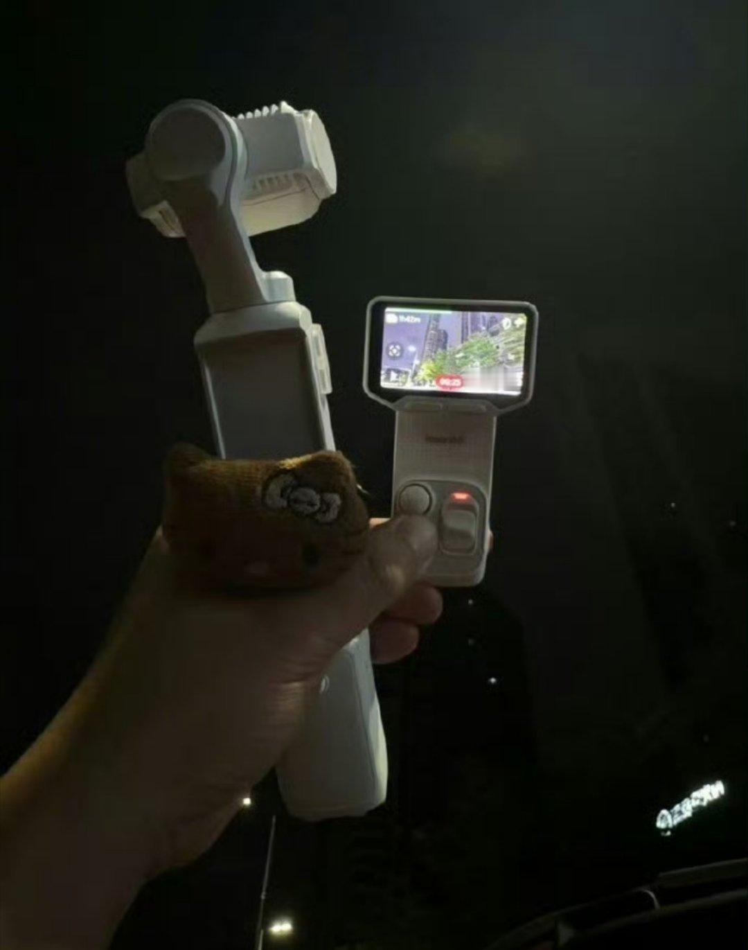 科技佳ZHJ刚刷到影石新出的Luna Ultra，网传单机5299、全套6499