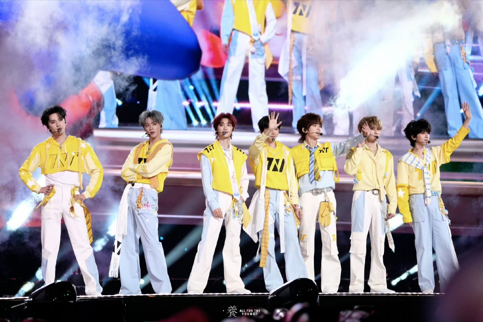 时代少年团刺🖤💛💛🖤锐不可当，刺破迷雾⚔️新歌《刺》来袭🔥旋律炸裂气场