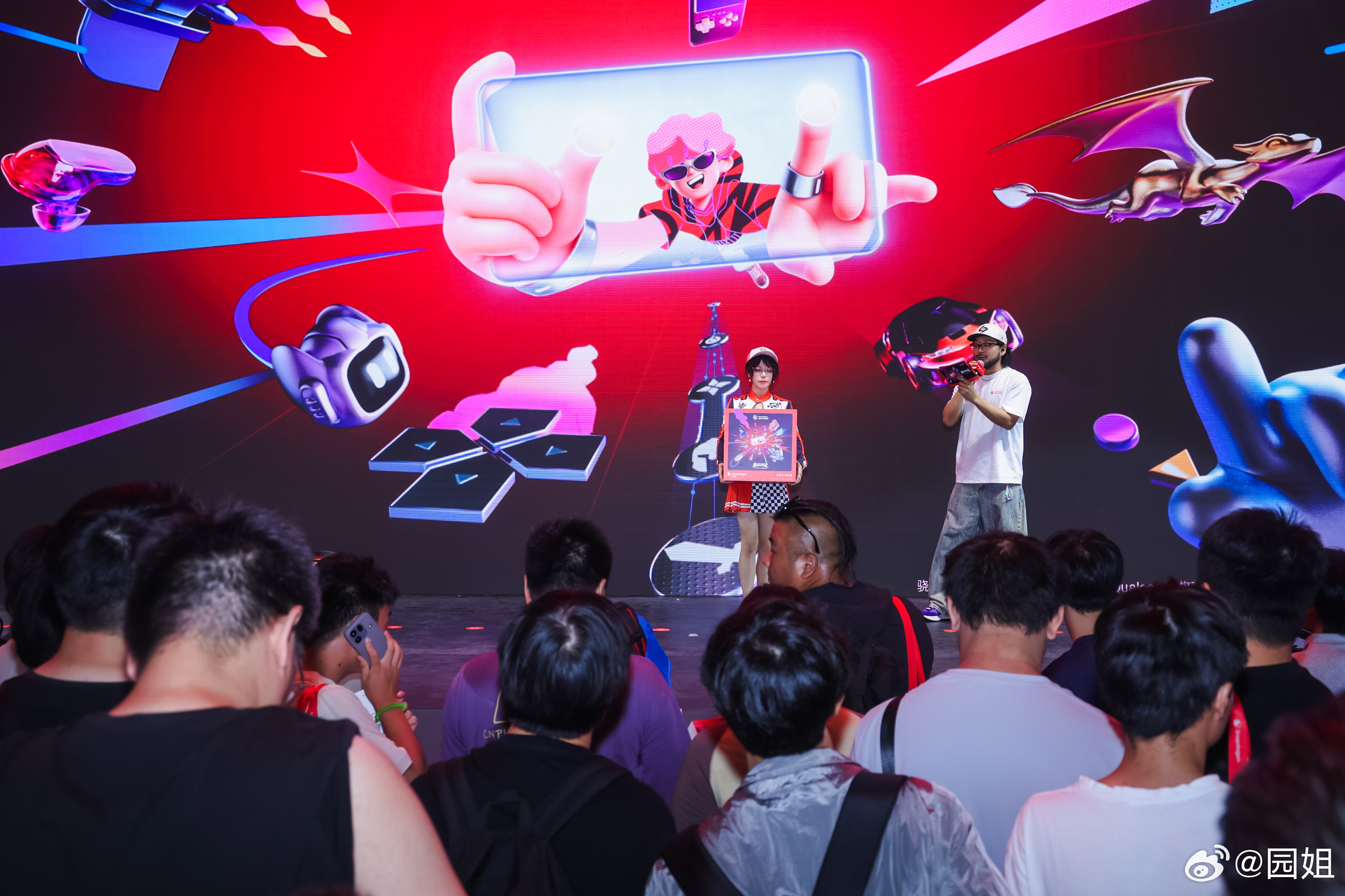 今年逛ChinaJoy，真心建议给骁龙主题馆留足时间，逛完了绝对让你不白逛。里面