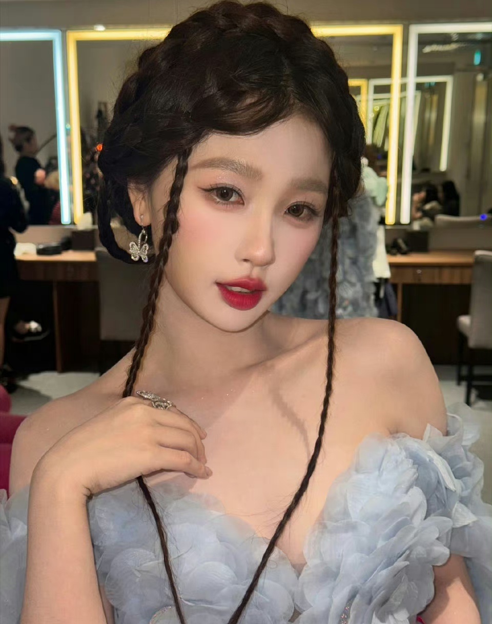 虞书欣发了《苍兰诀》活动的照片，两周年还有剧集活动，《苍兰诀》是不是比我们想象的