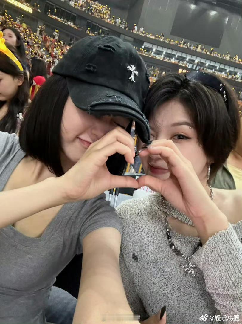 司晓迪晒鹿晗演唱会现场照司晓迪去鹿晗演唱会的时间对上了司晓迪晒了鹿晗演唱会现场照