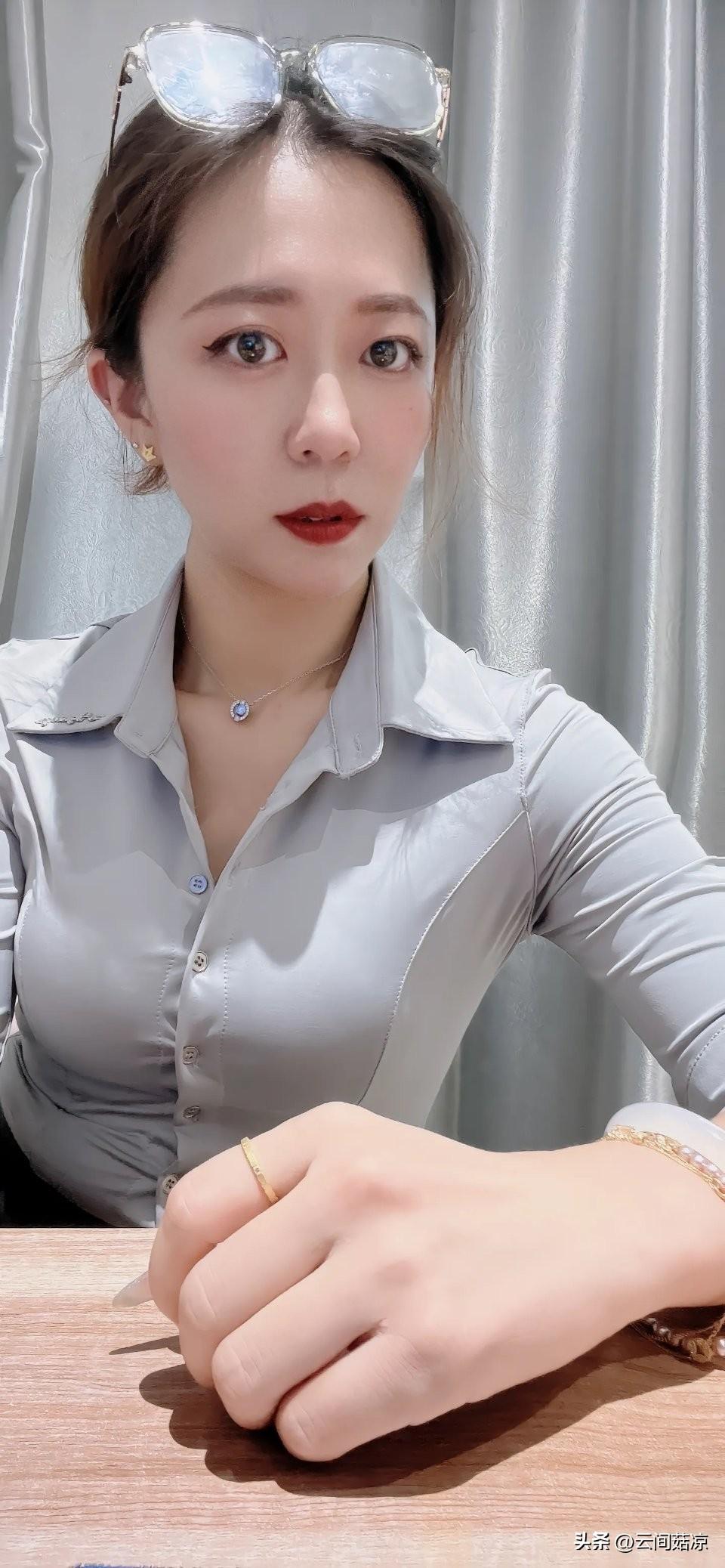 黄老师准备上课啦，你来不来老师穿衣 女老师着装 老师穿搭 老师着装 职业装只有上