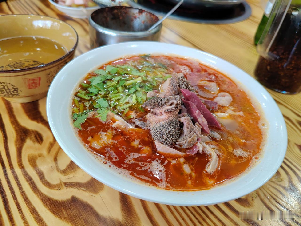 内蒙特色美食，（羊杂碎）（烧麦），，，，