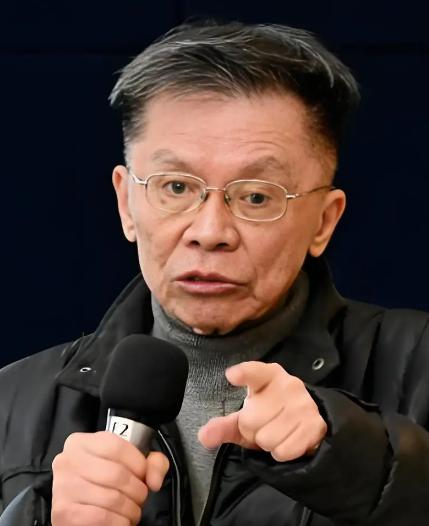 台湾名嘴沈富雄说：从满清政府把台湾割让给日本，到二战日本战败后交给中国，日本占据
