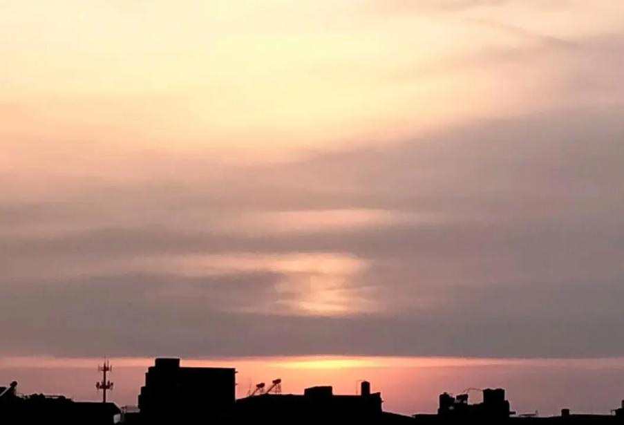 #哪一刻你觉得生活很美好#
在这个纷扰世界的某个温柔角落，总有些瞬间，如同晨曦中